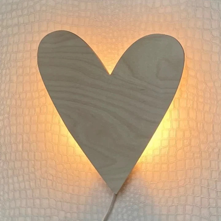 Wooden LED wall lamp children’s room | Heart - natural