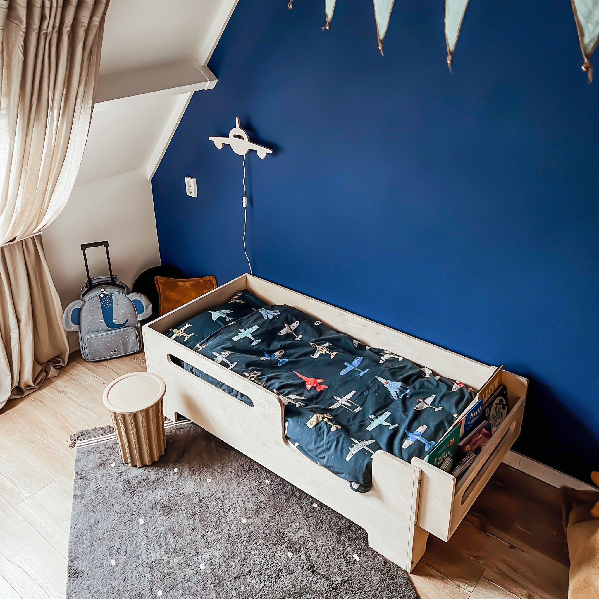 Wooden children’s room wall lamp | Aeroplane - toddie.com